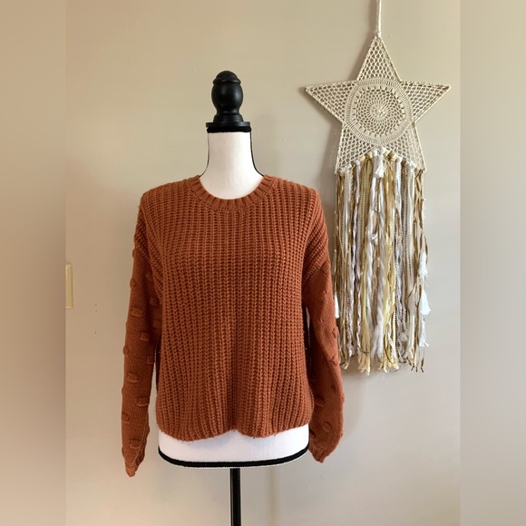 moon & madison Sweaters - Moon and Madison halter sweater with detailed sleeves size medium EUC